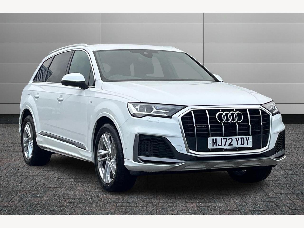 Main listing image - Audi Q7