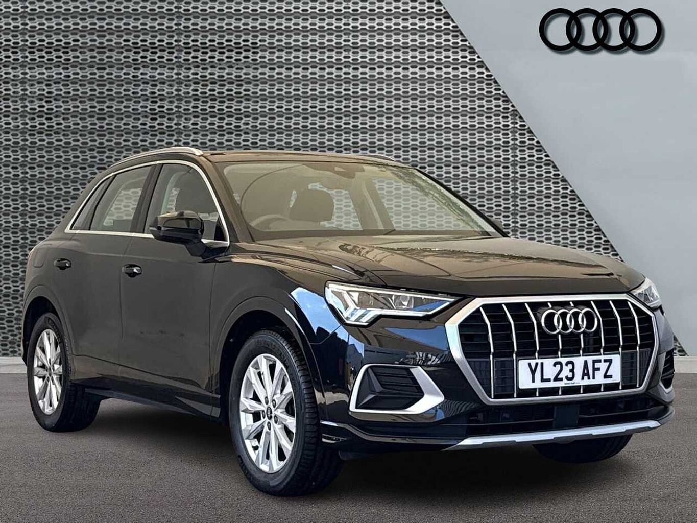 Main listing image - Audi Q3