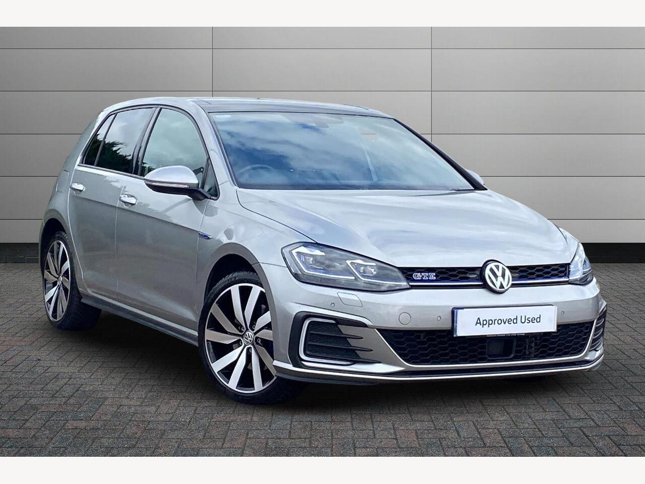 Main listing image - Volkswagen Golf GTE