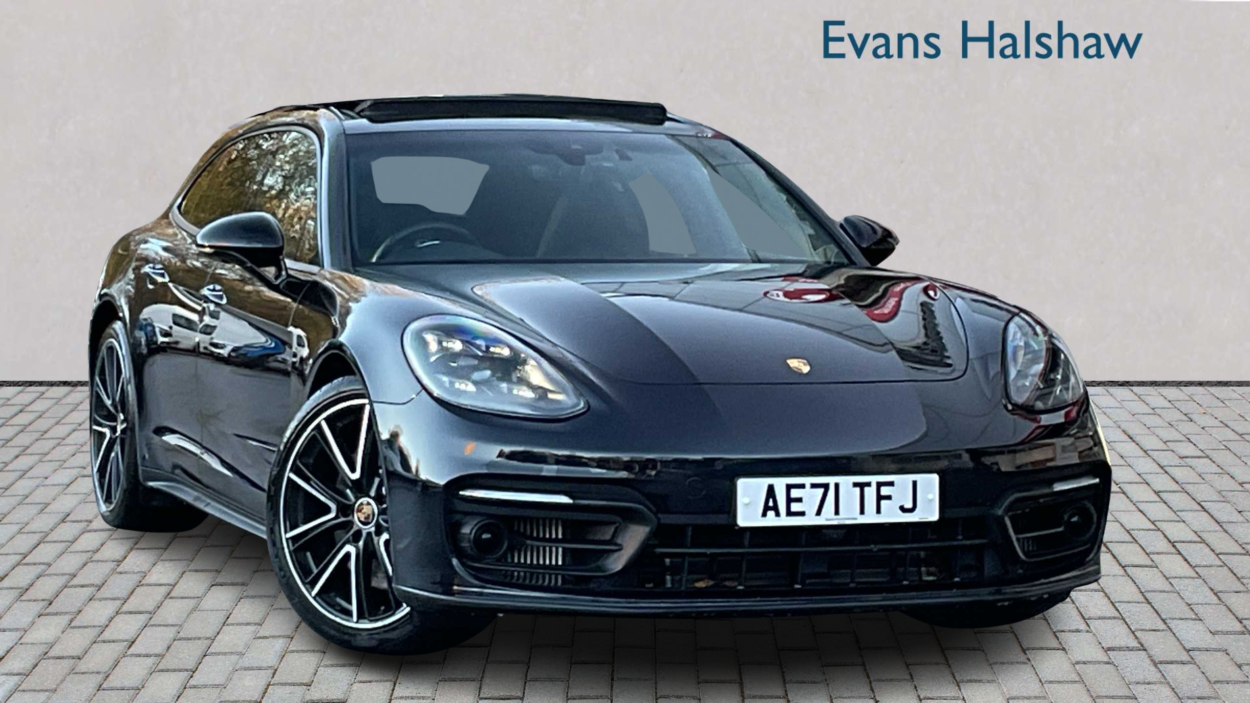 Main listing image - Porsche Panamera Sport Turismo