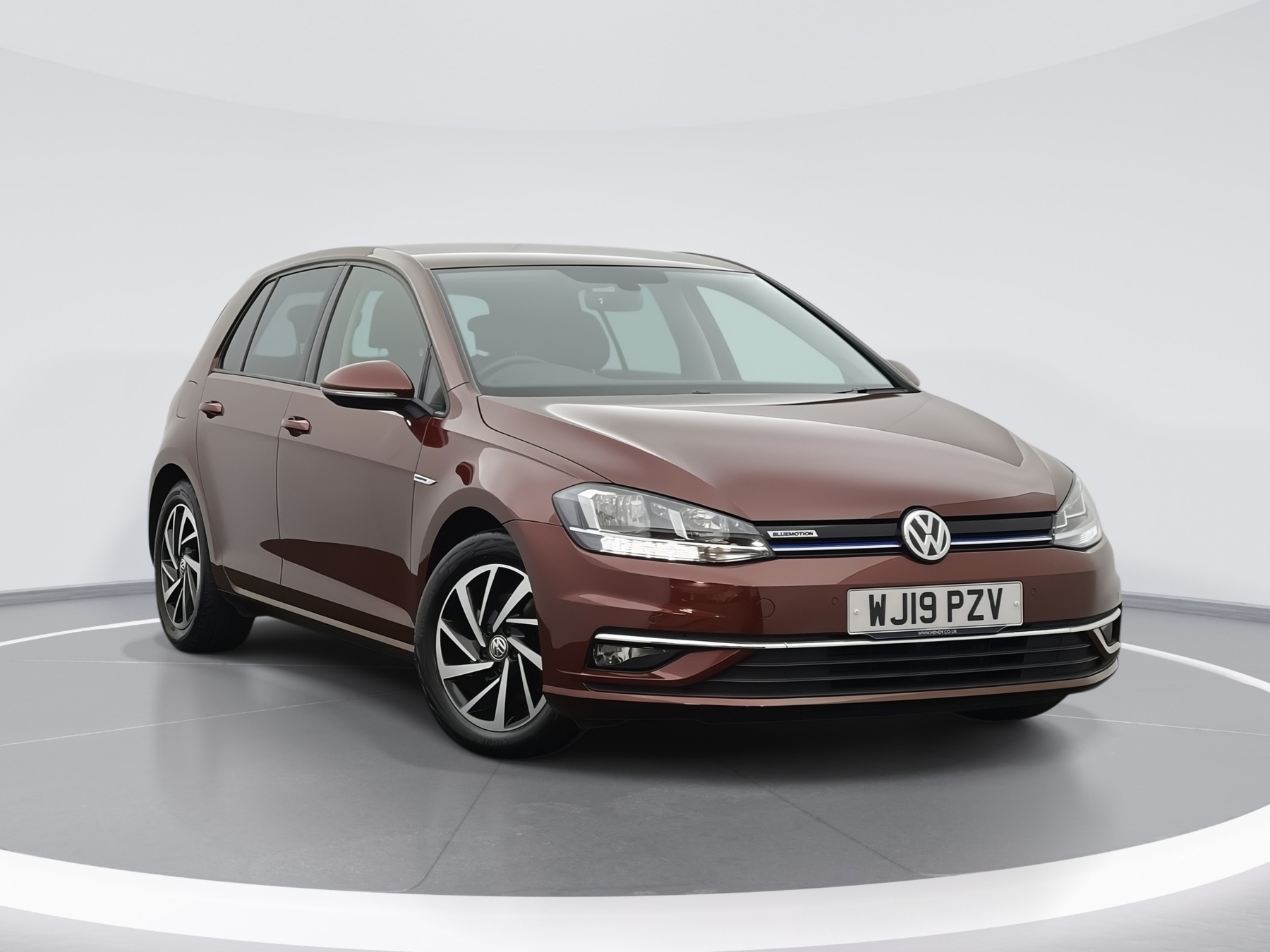 Main listing image - Volkswagen Golf