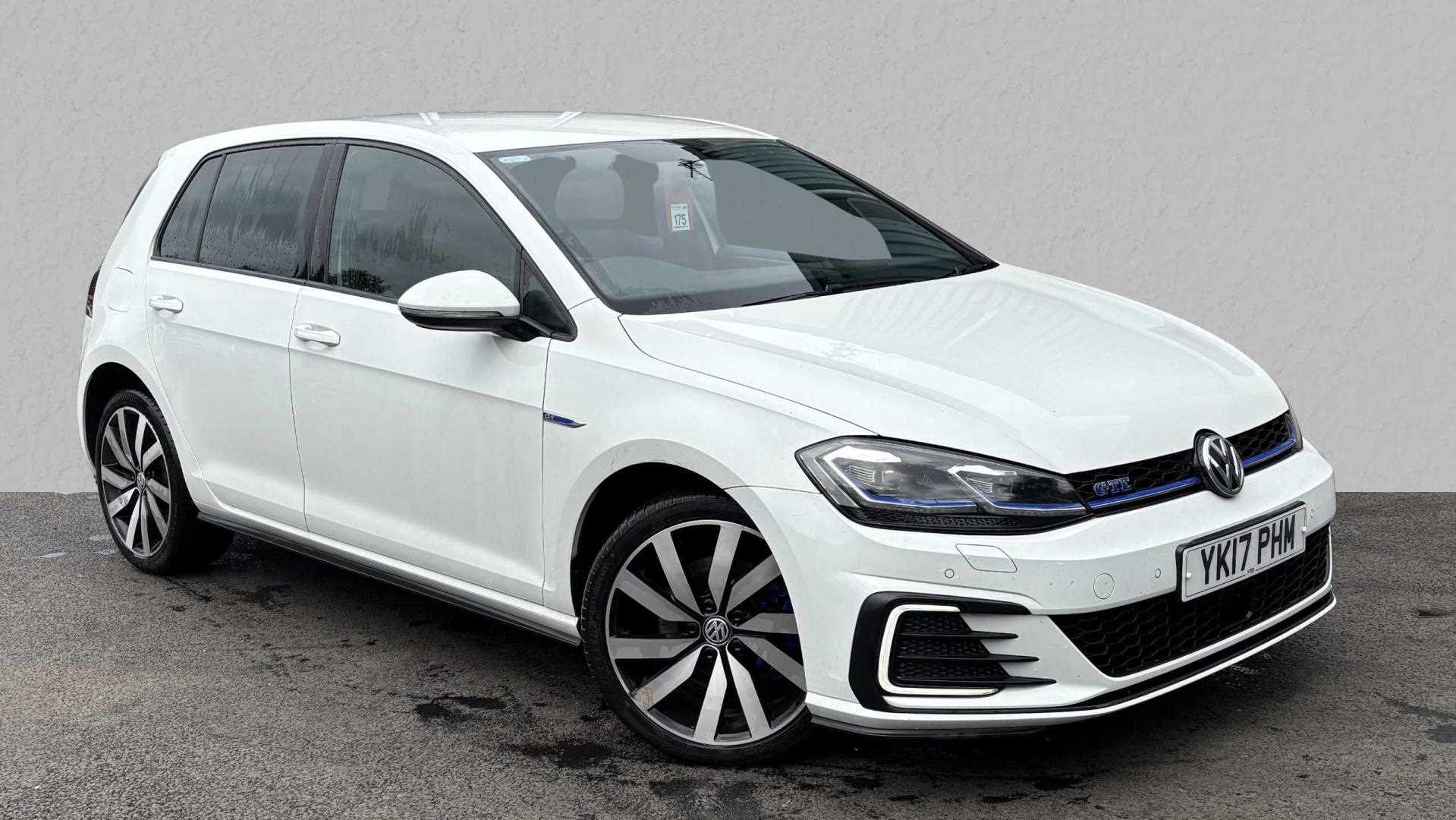 Main listing image - Volkswagen Golf GTE