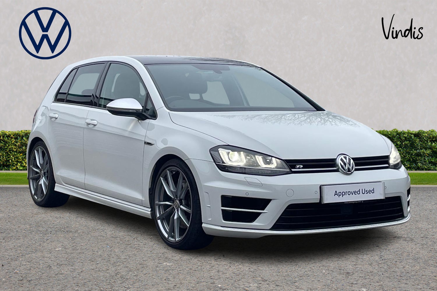 Main listing image - Volkswagen Golf