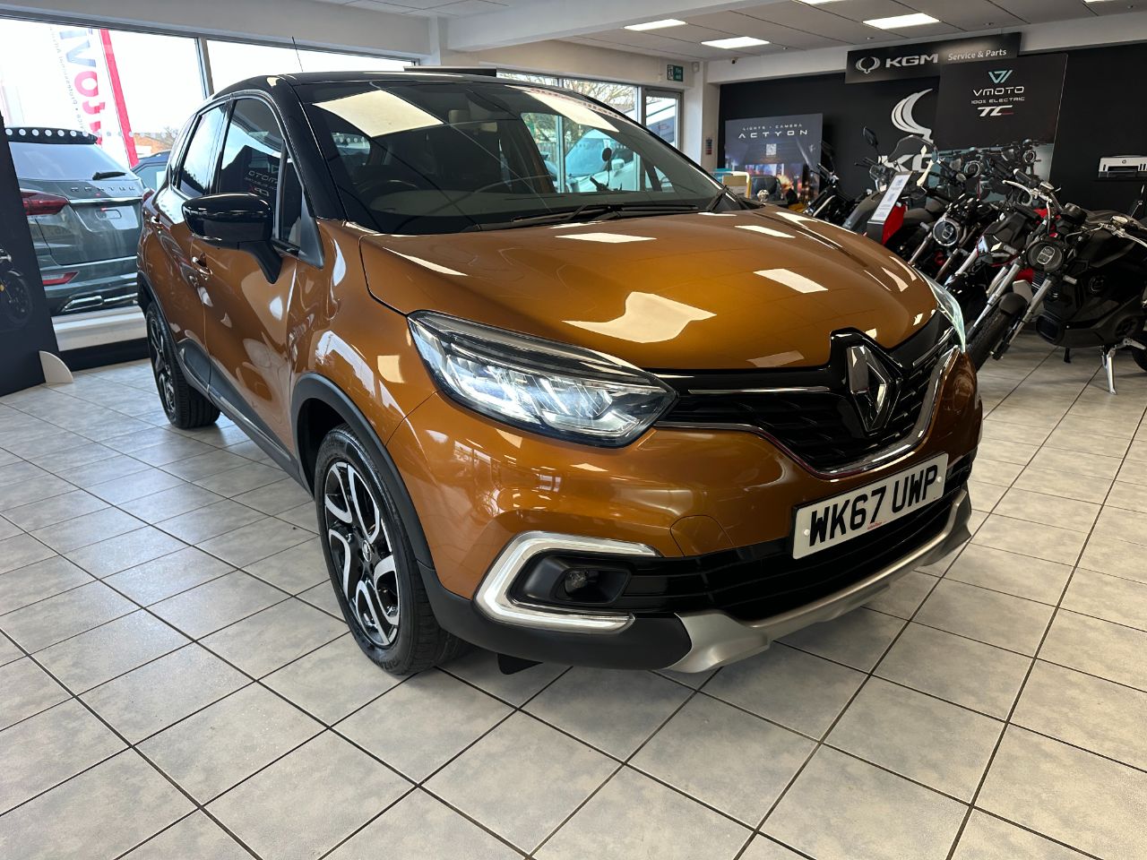 Main listing image - Renault Captur