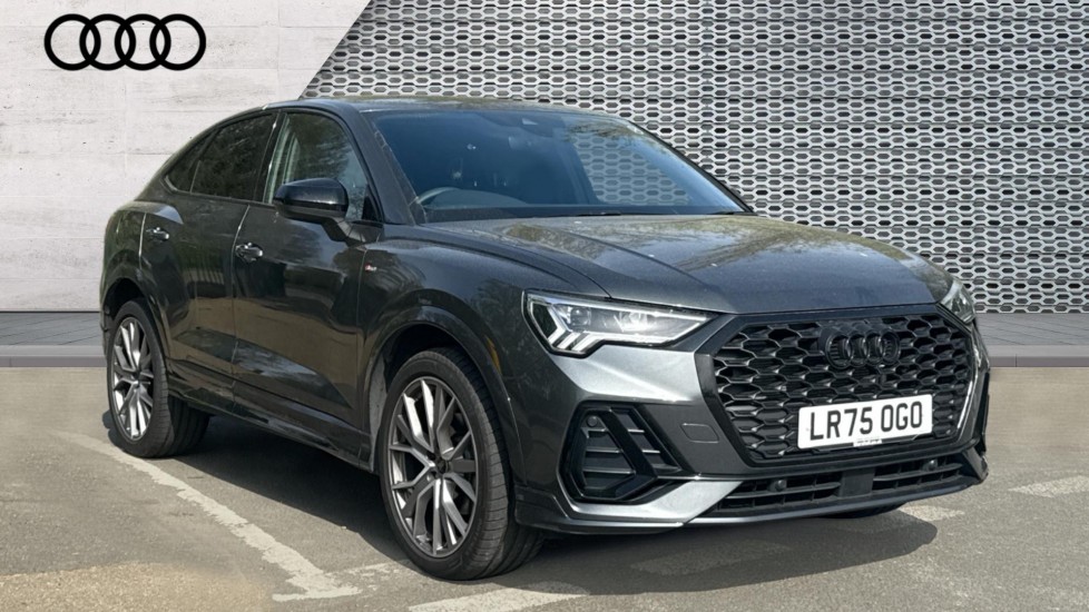 Main listing image - Audi Q3