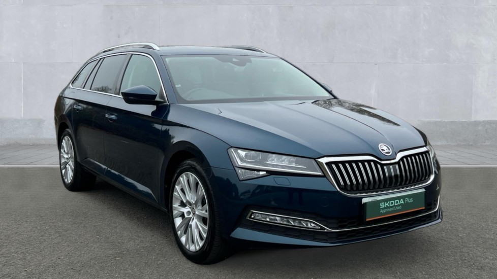 Main listing image - Skoda Superb Estate