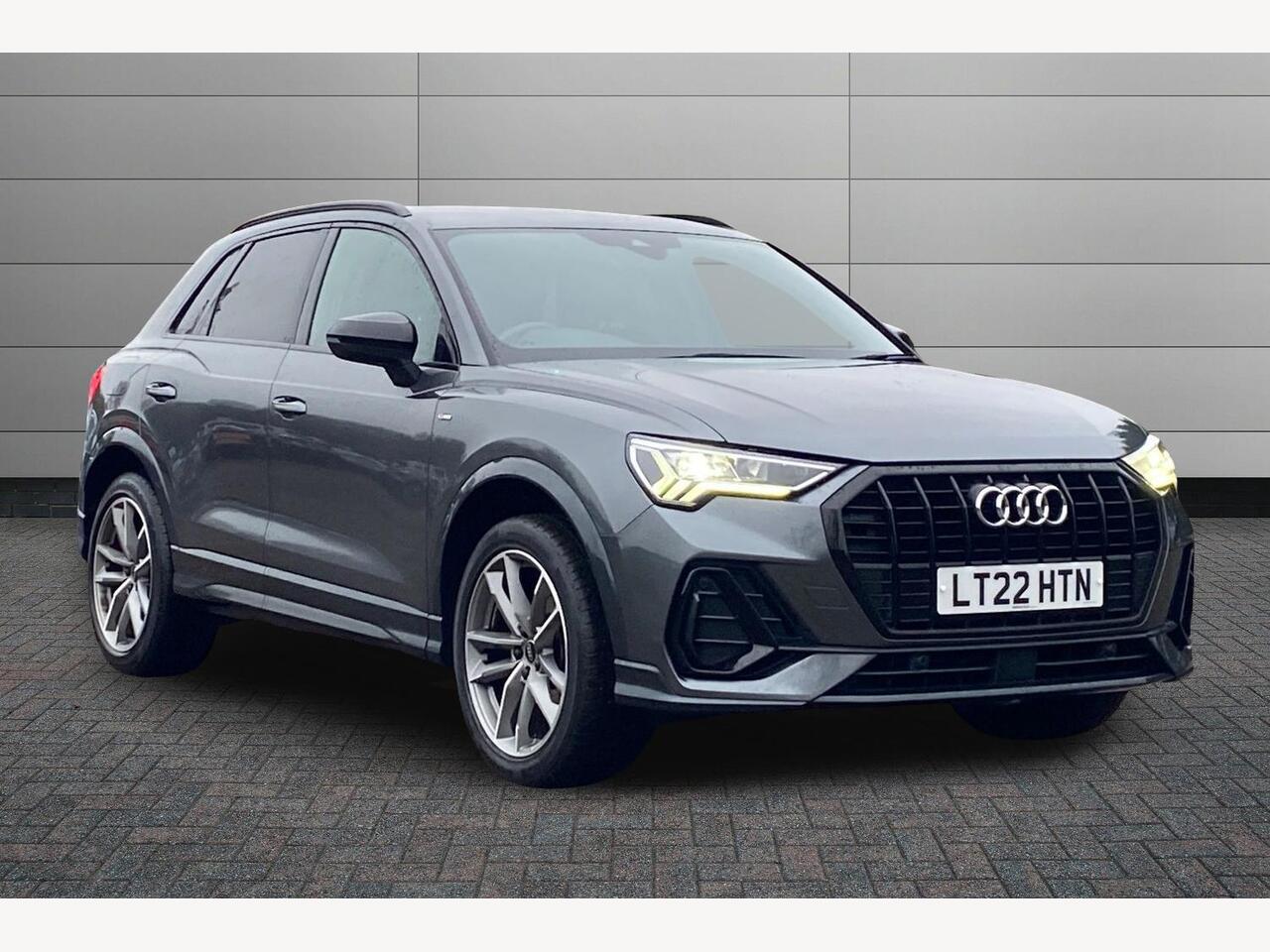 Main listing image - Audi Q3