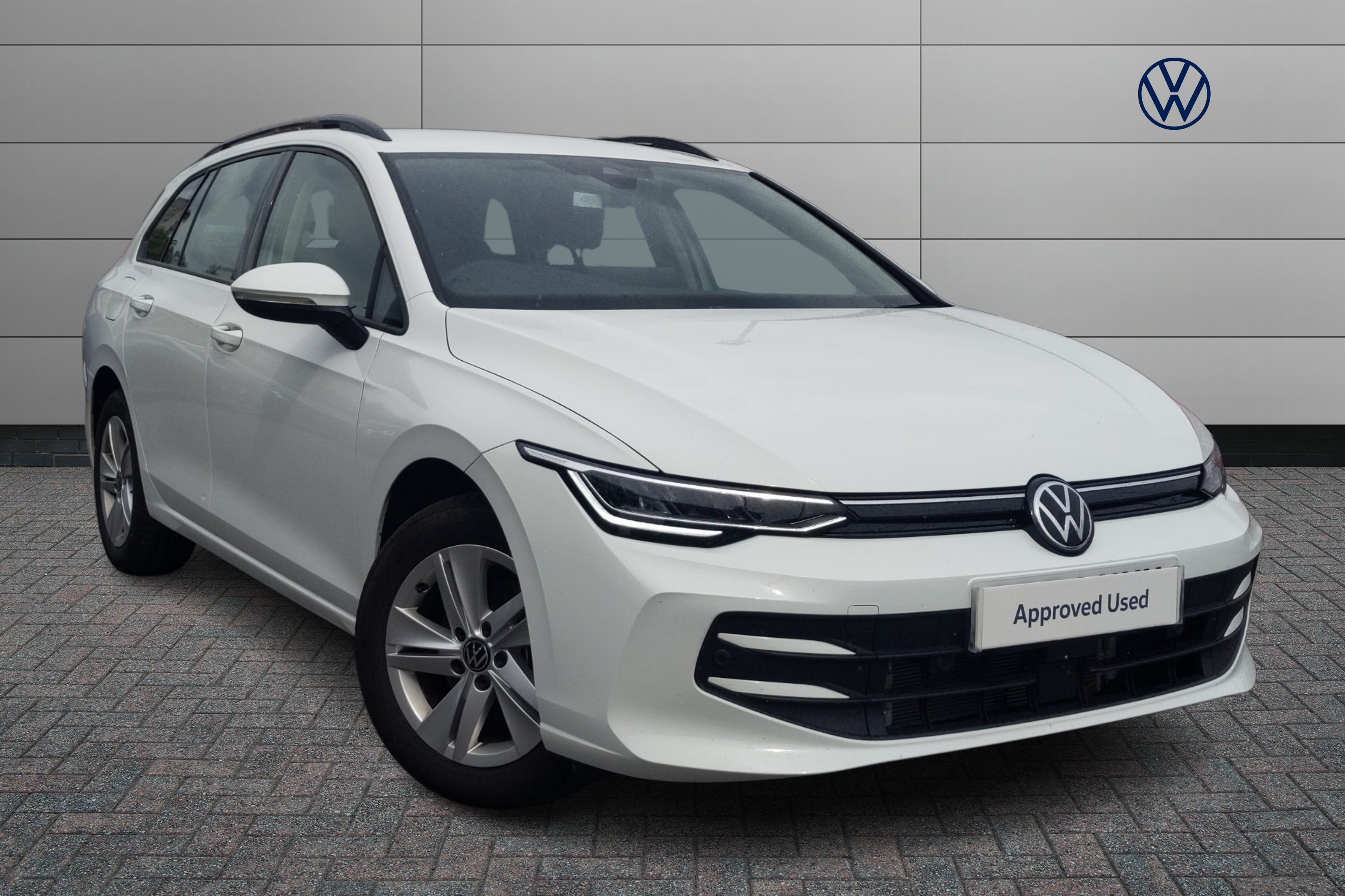 Main listing image - Volkswagen Golf Estate