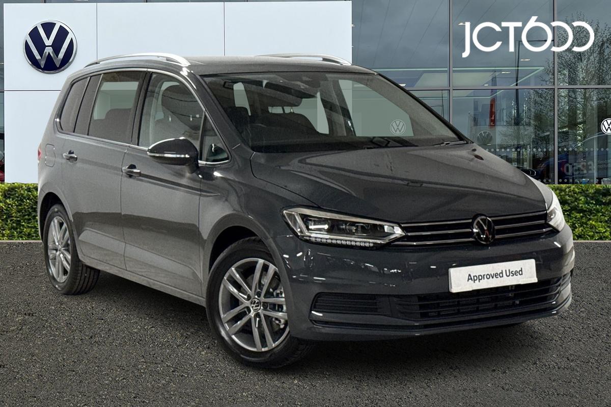 Main listing image - Volkswagen Touran