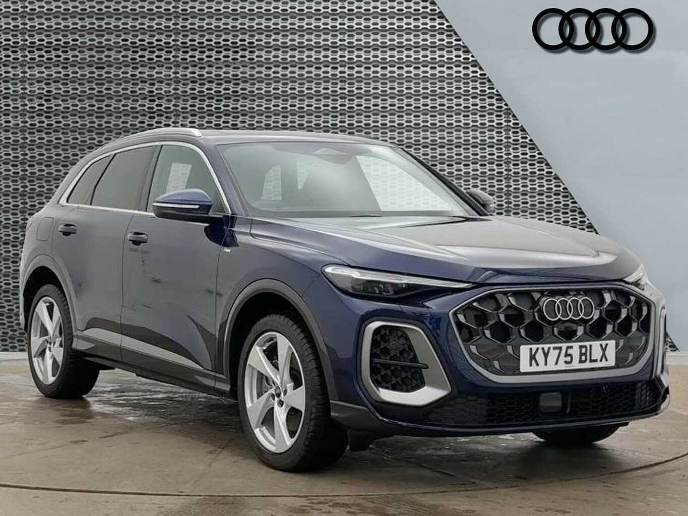 Main listing image - Audi Q5