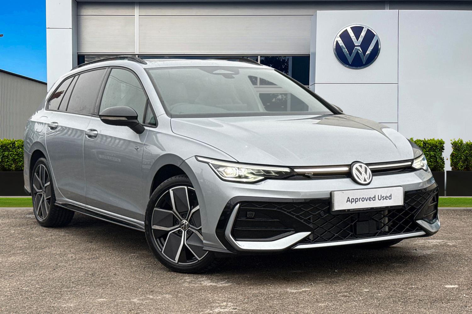 Main listing image - Volkswagen Golf Estate
