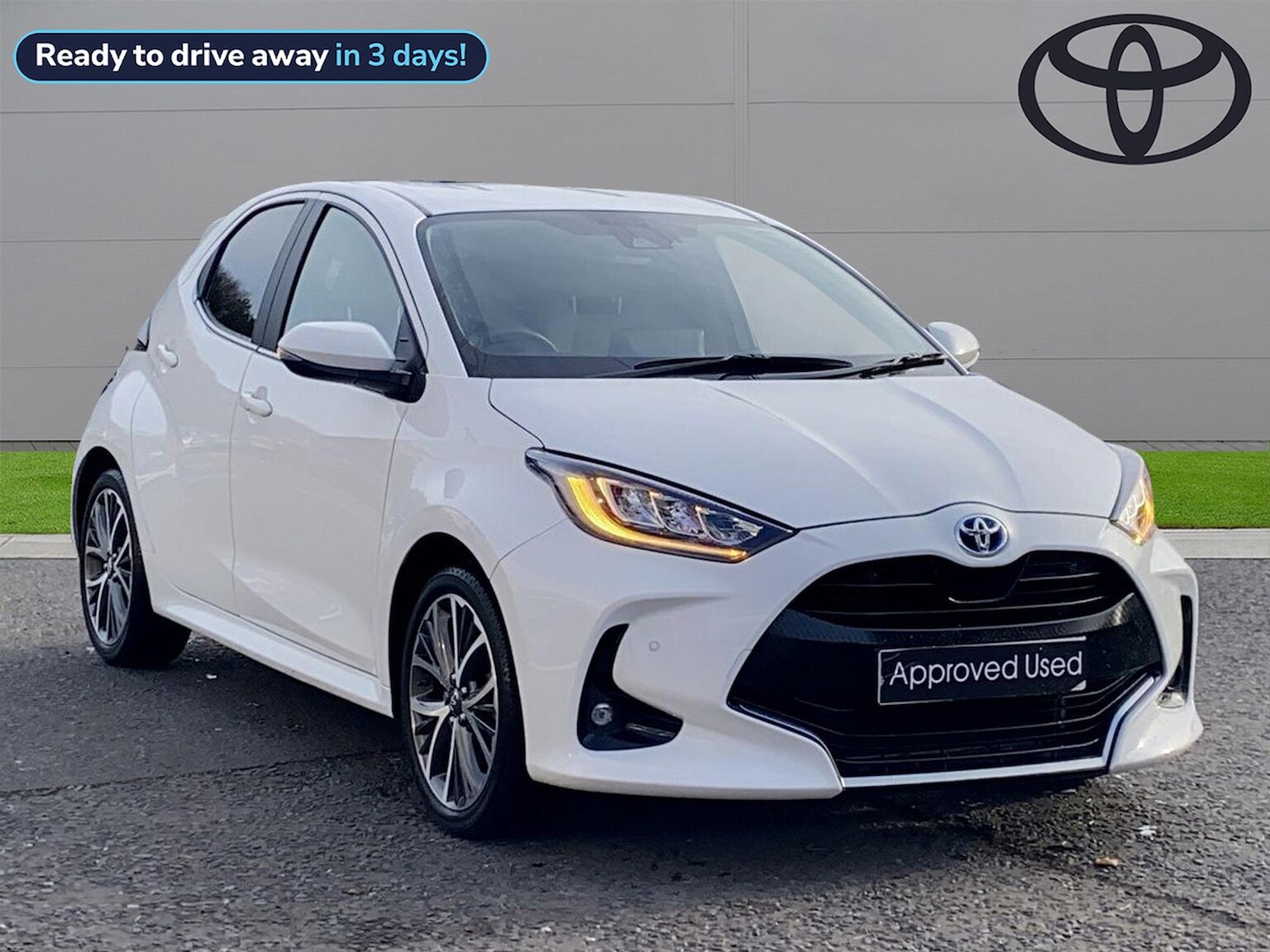 Main listing image - Toyota Yaris