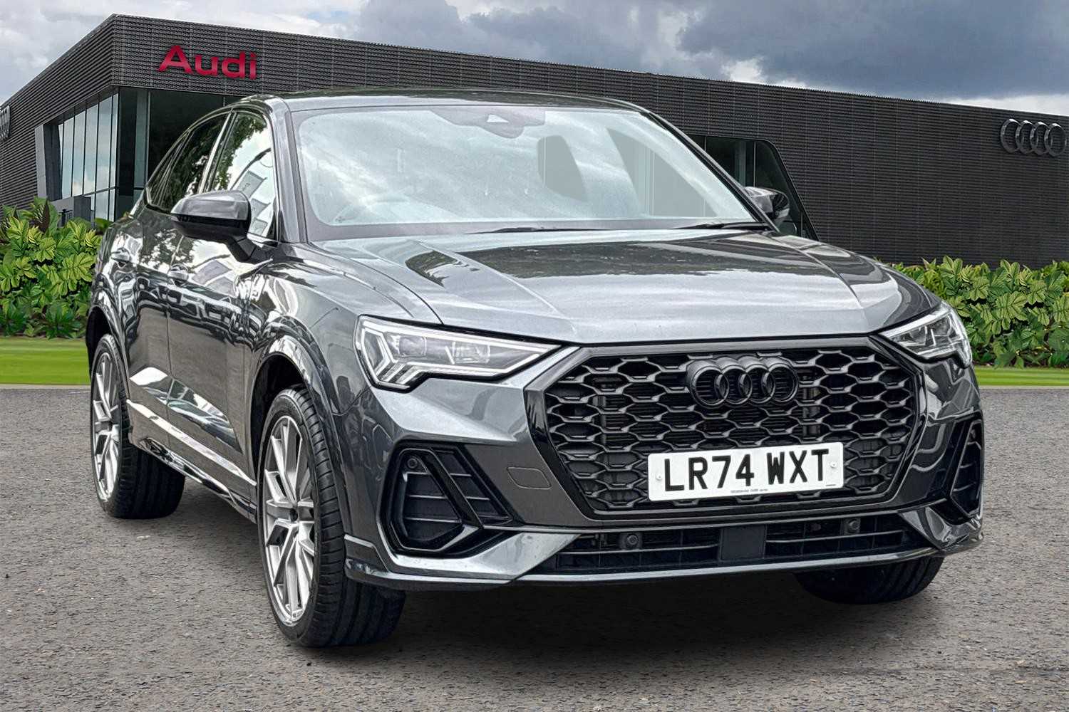 Main listing image - Audi Q3