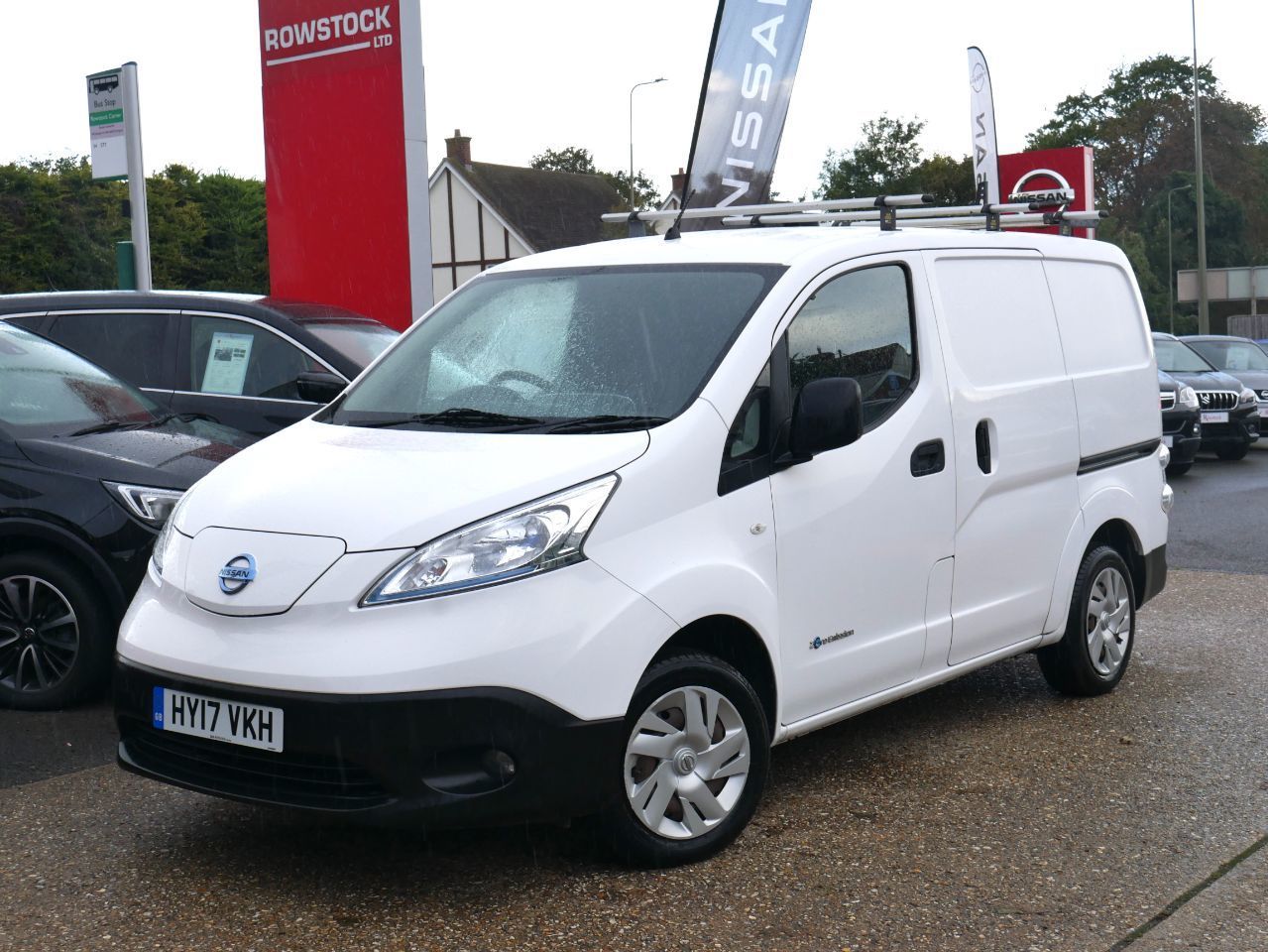 Main listing image - Nissan e-NV200