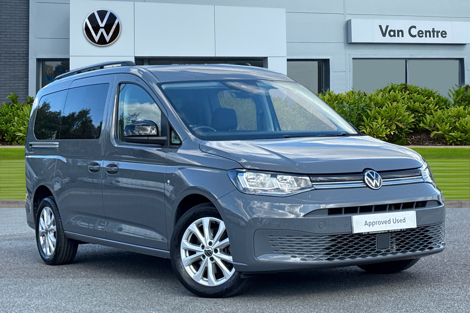 Main listing image - Volkswagen Caddy Maxi Life