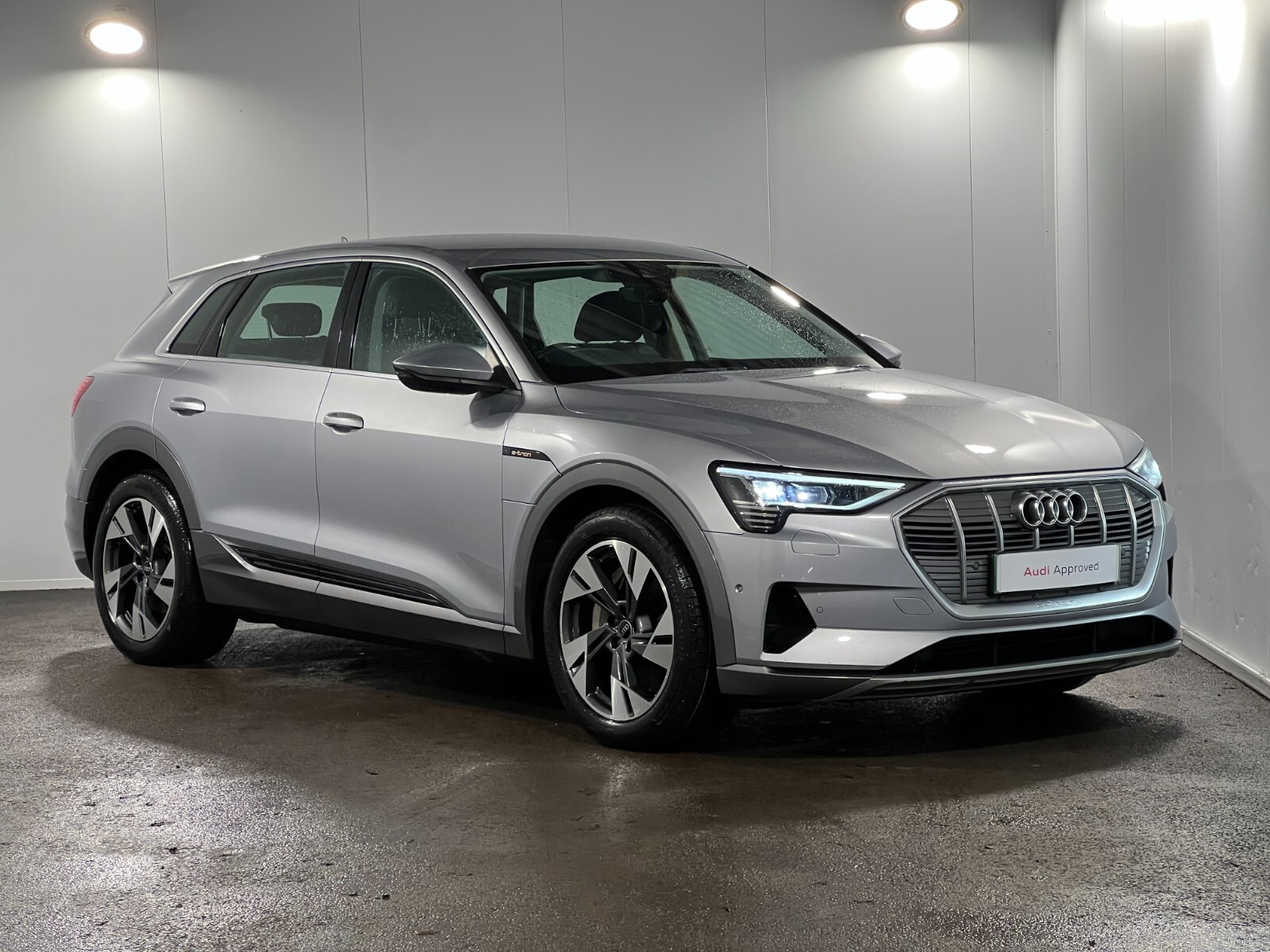 Main listing image - Audi e-tron