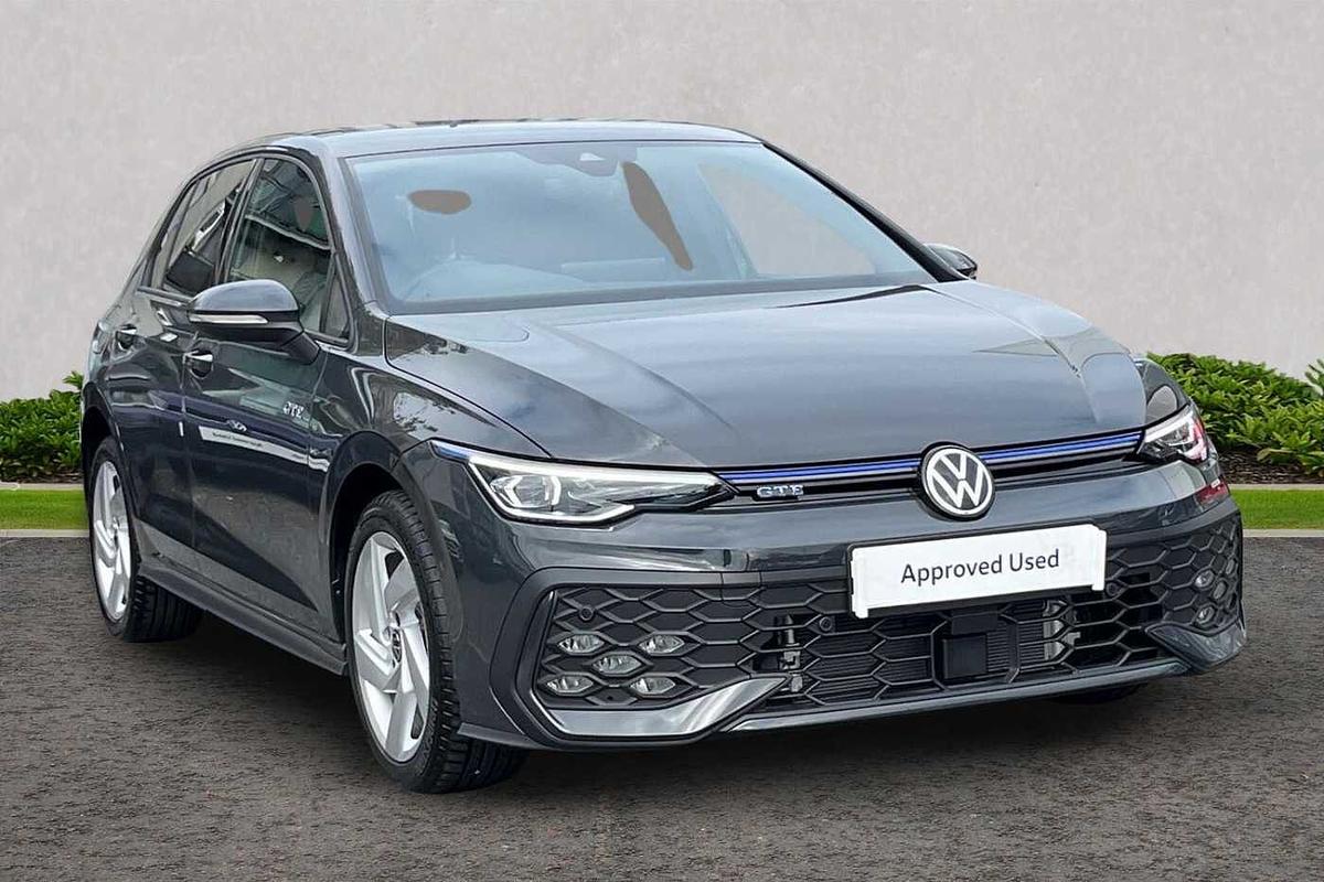 Main listing image - Volkswagen Golf GTE