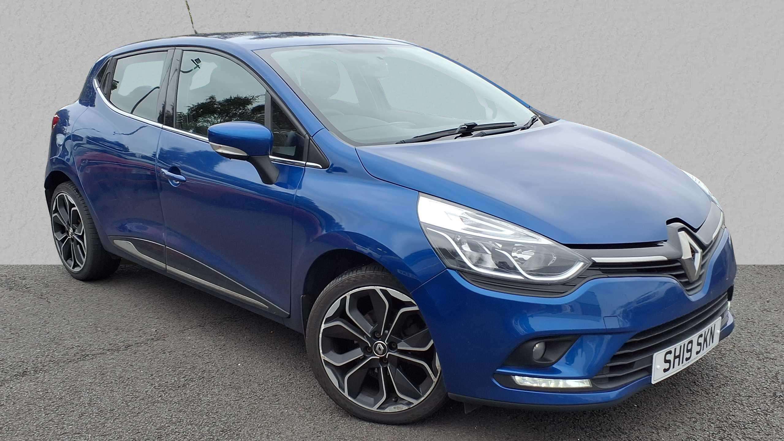 Main listing image - Renault Clio