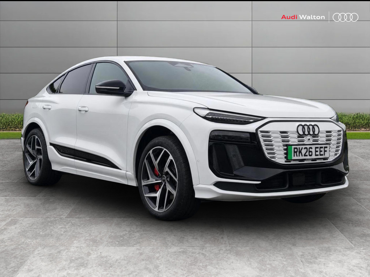 Main listing image - Audi Q6