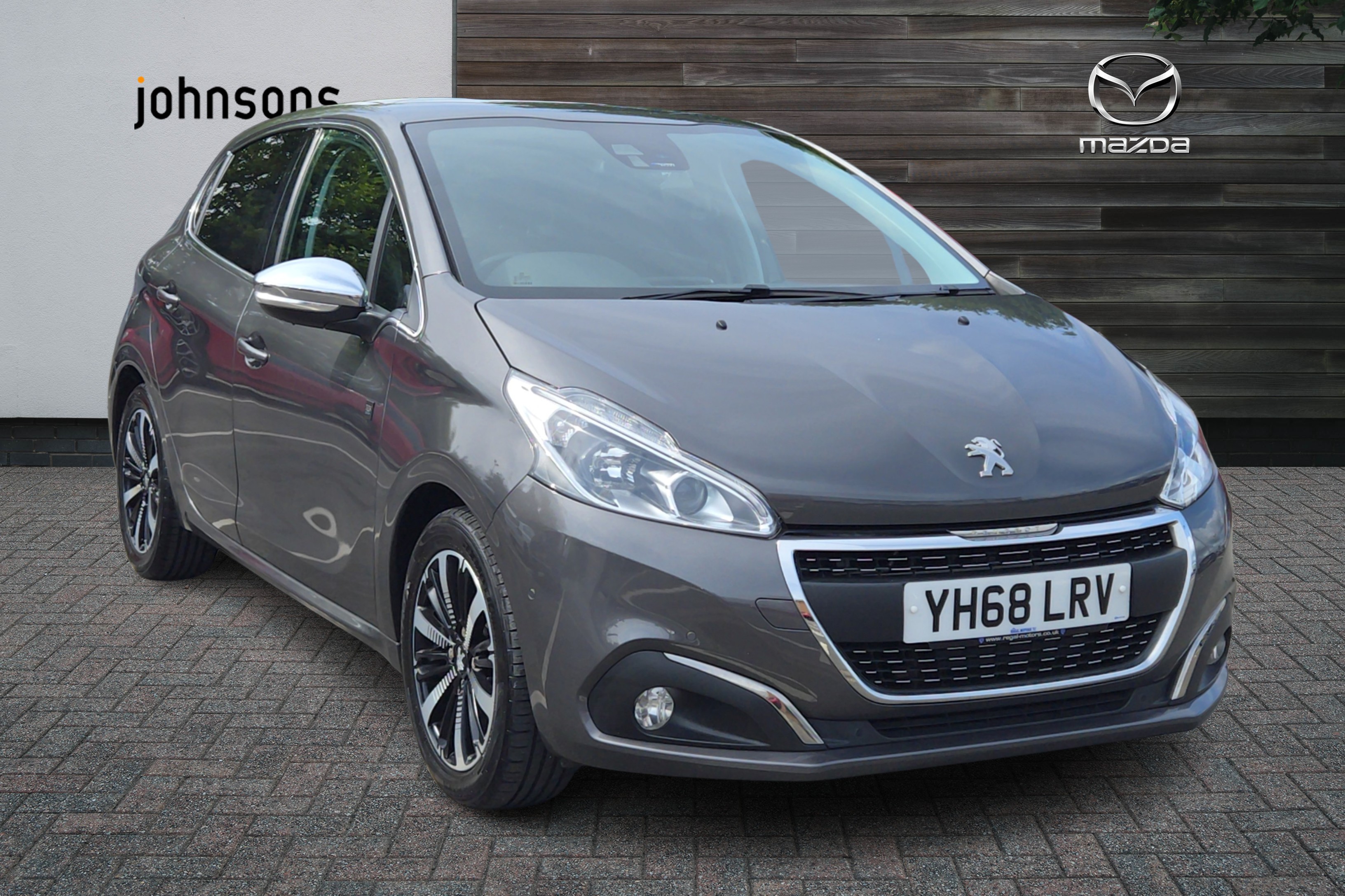 Main listing image - Peugeot 208