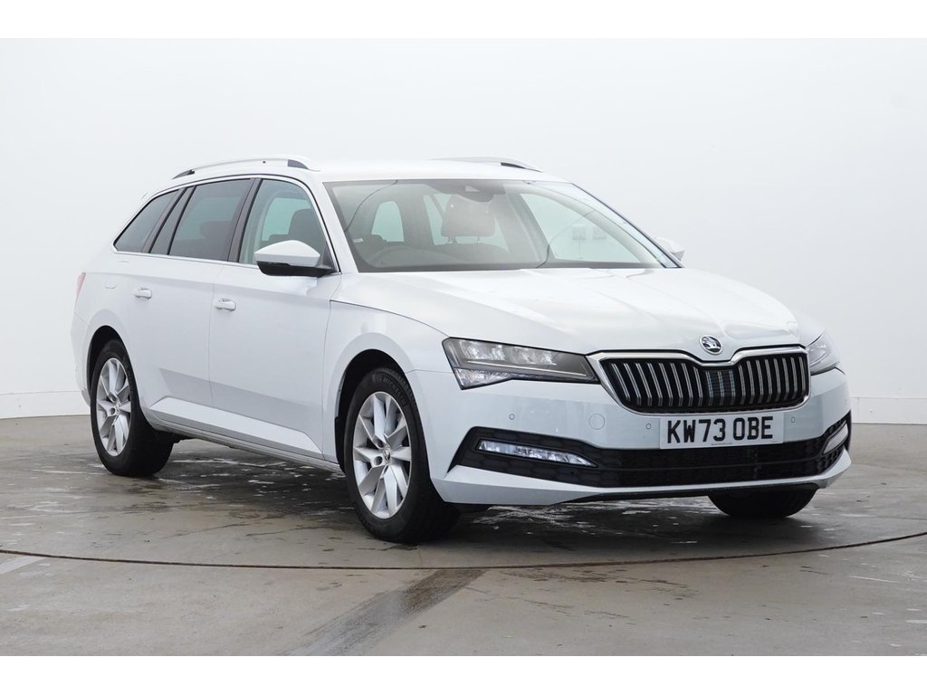 Main listing image - Skoda Superb Estate