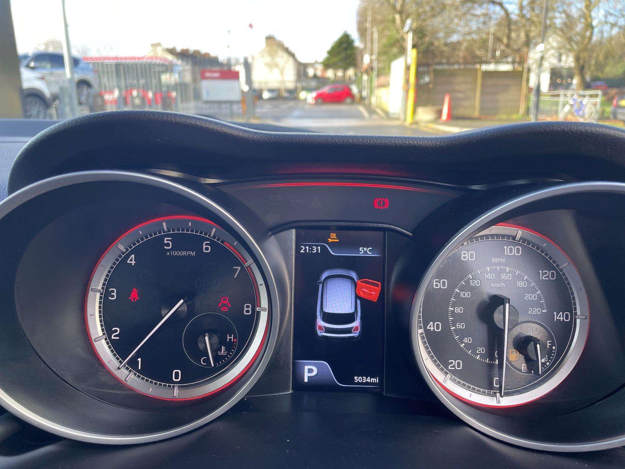 Main listing image - Suzuki Swift