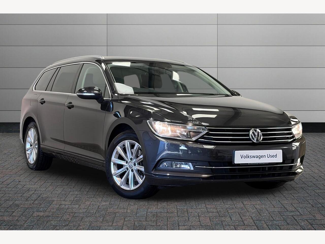 Main listing image - Volkswagen Passat