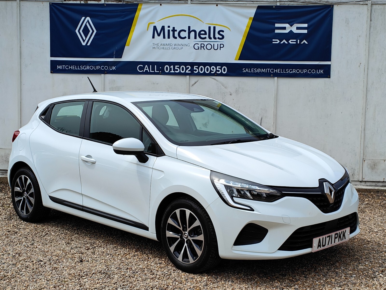 Main listing image - Renault Clio