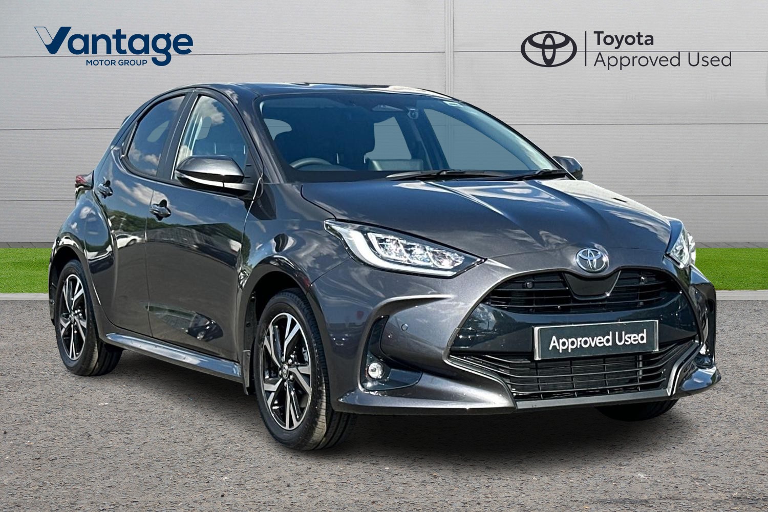 Main listing image - Toyota Yaris