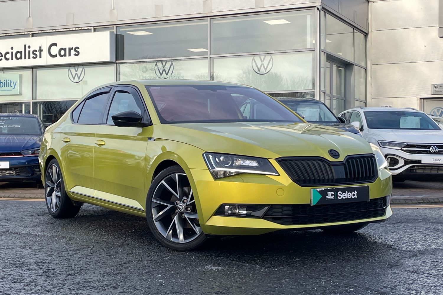 Main listing image - Skoda Superb