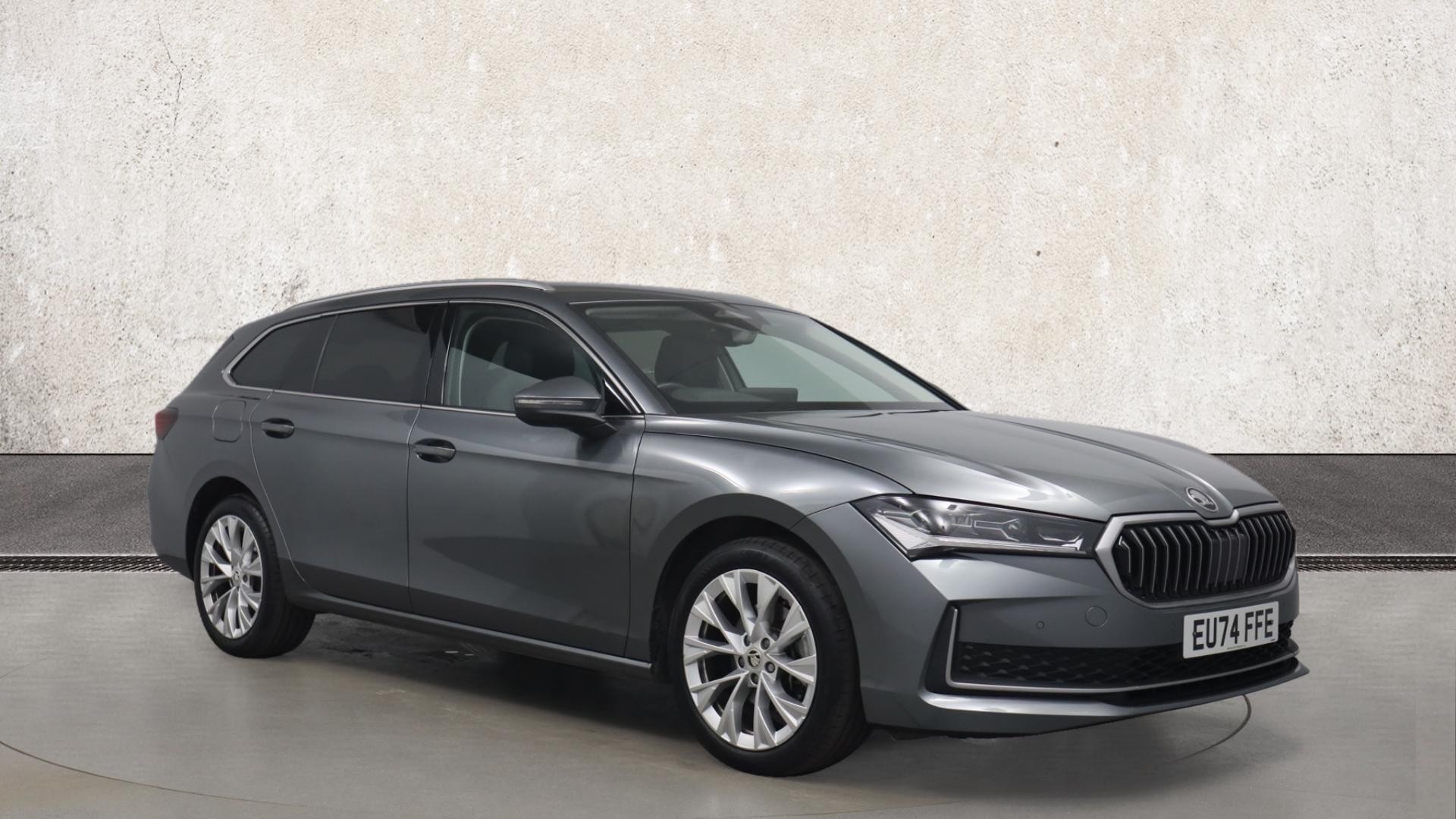 Main listing image - Skoda Superb Estate