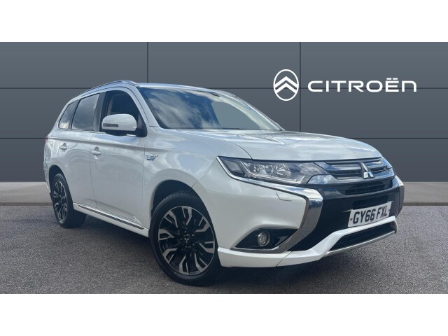 Main listing image - Mitsubishi Outlander