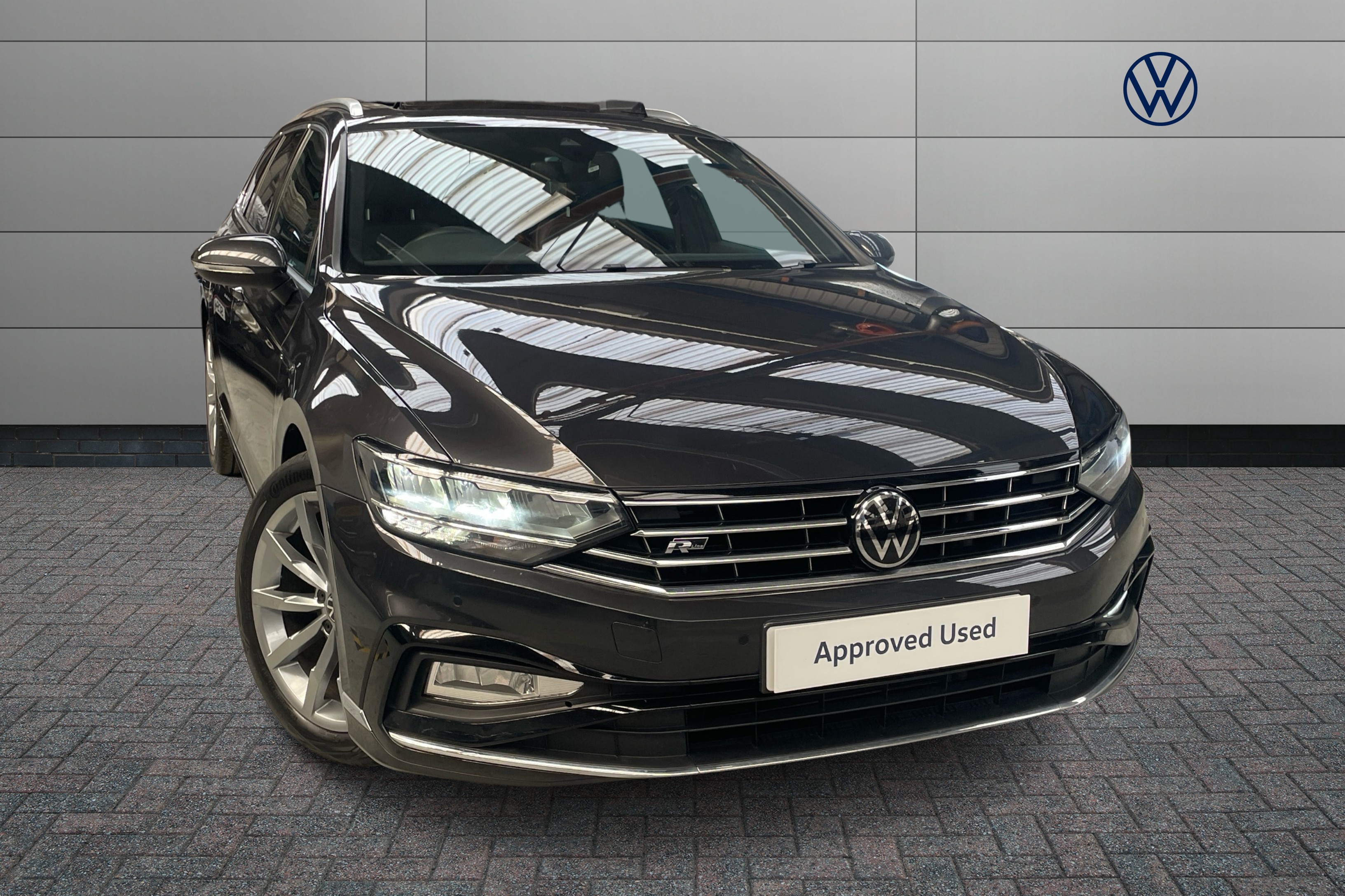 Main listing image - Volkswagen Passat Estate