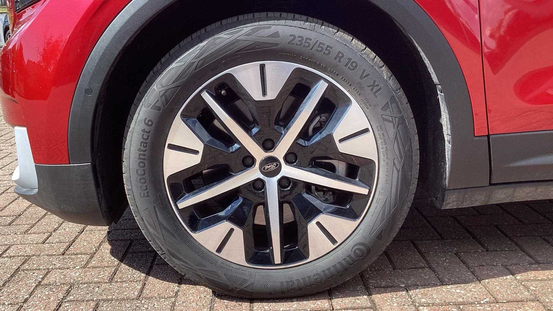 Main listing image - Ford Explorer