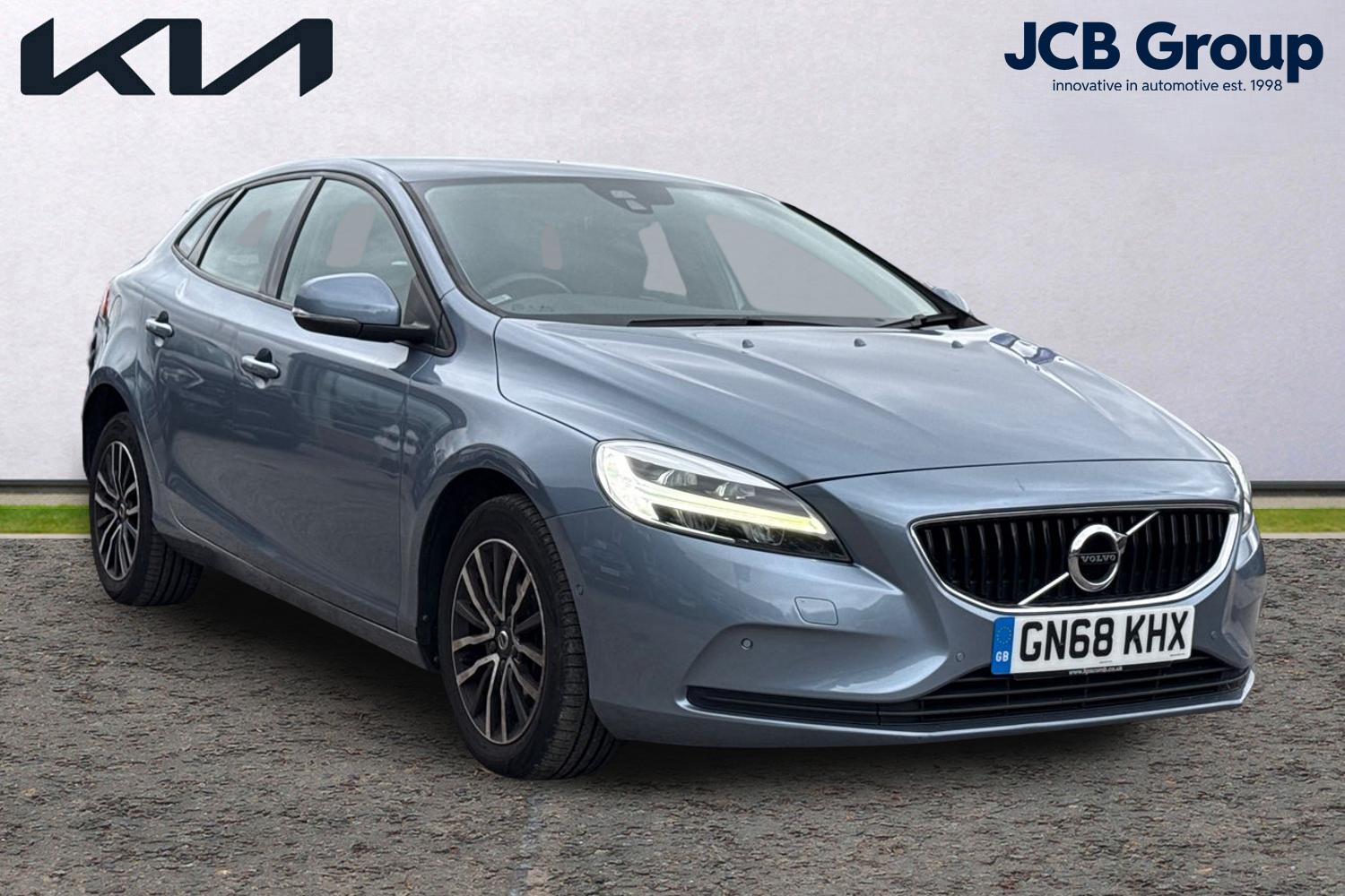 Main listing image - Volvo V40