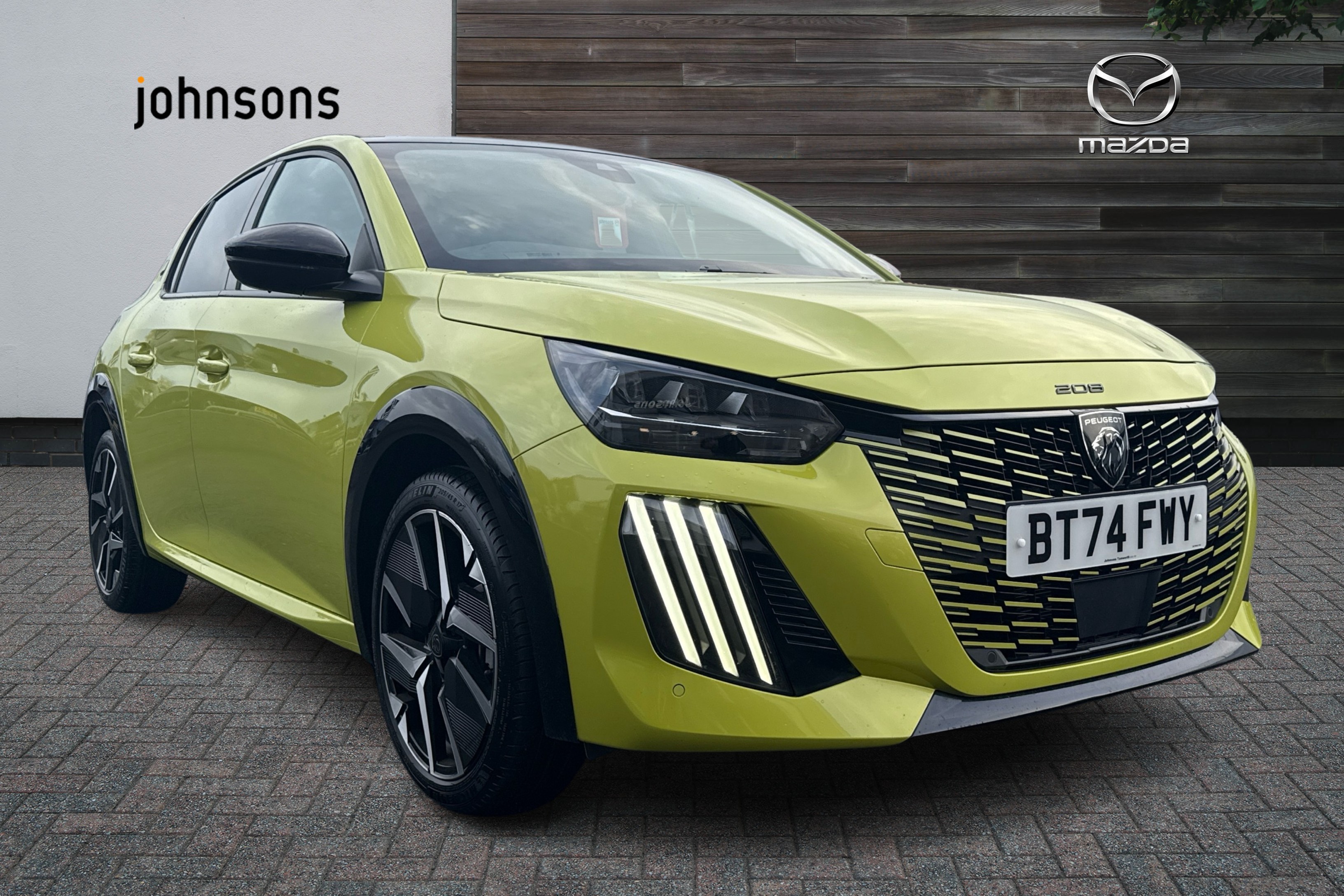 Main listing image - Peugeot 208