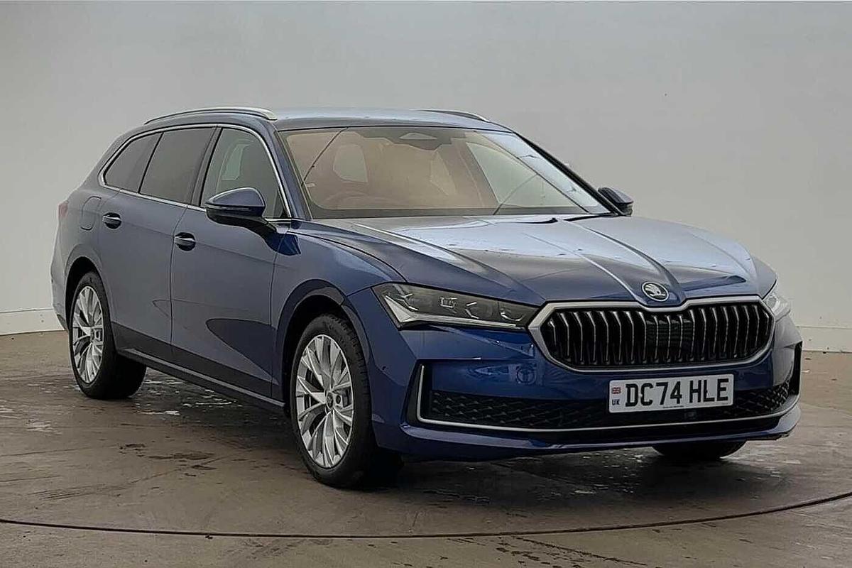 Main listing image - Skoda Superb Estate