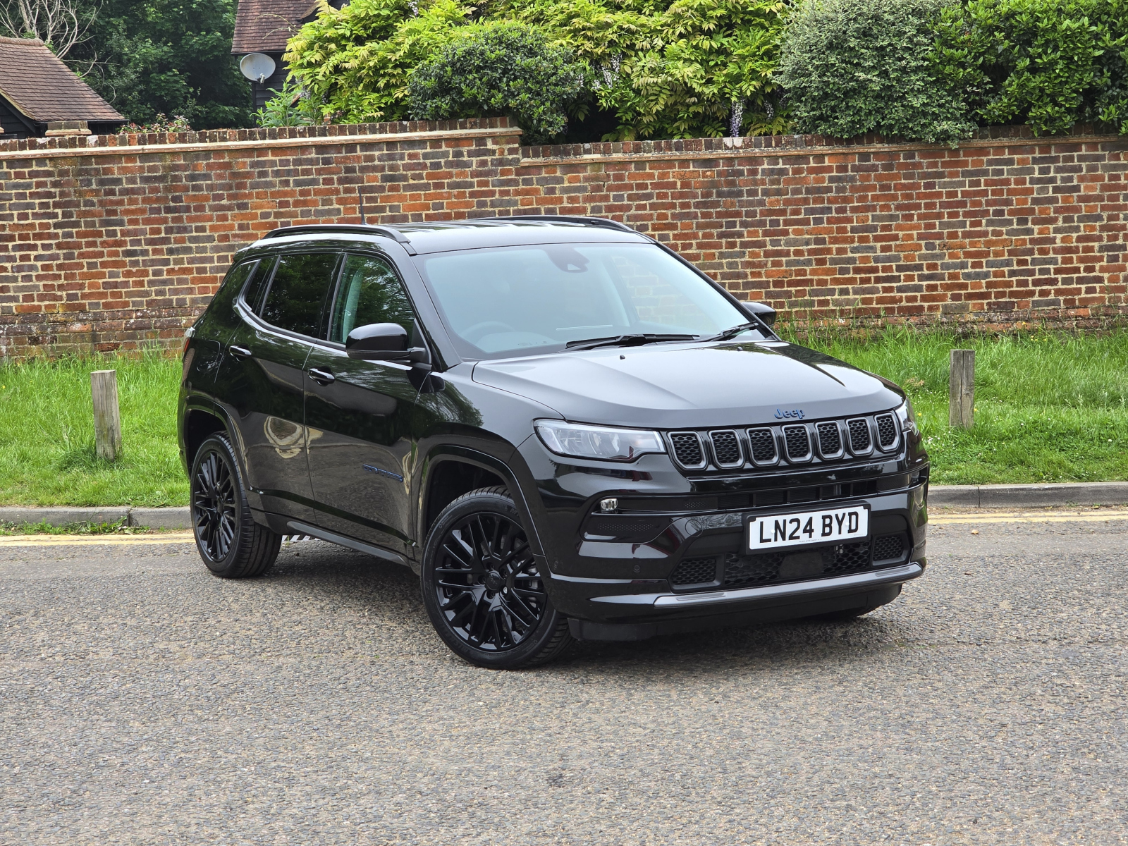 Main listing image - Jeep Compass