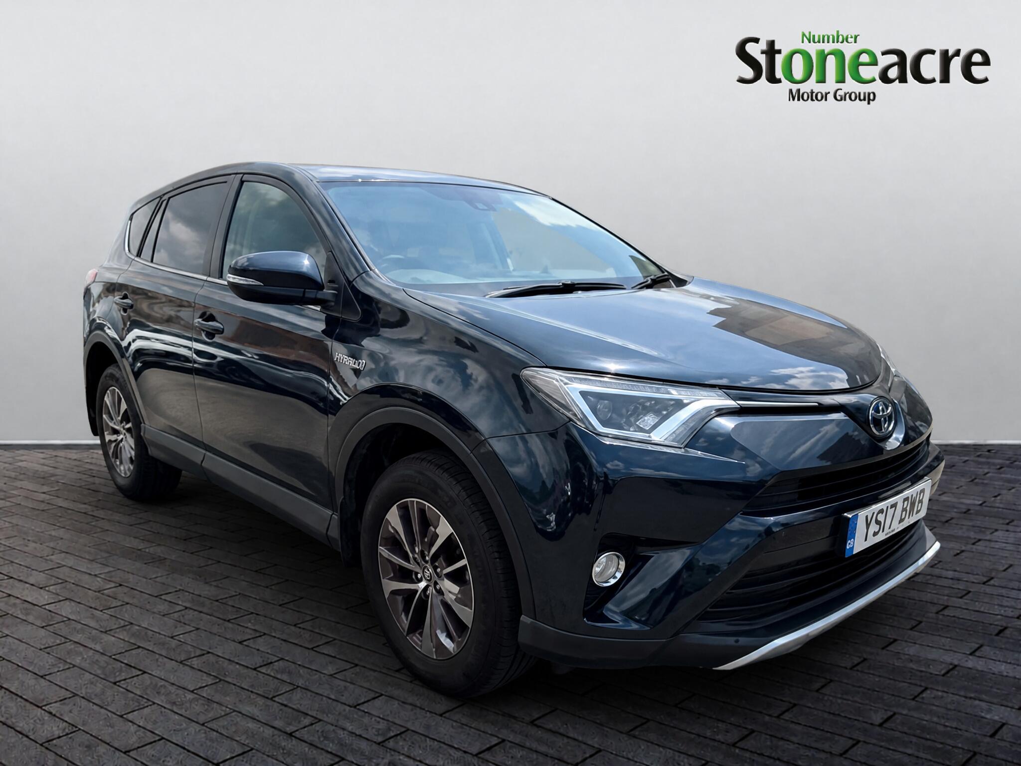 Main listing image - Toyota RAV4