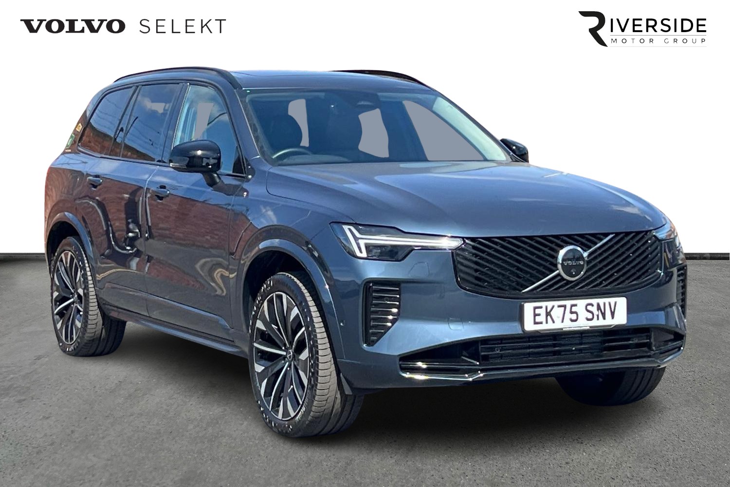 Main listing image - Volvo XC90