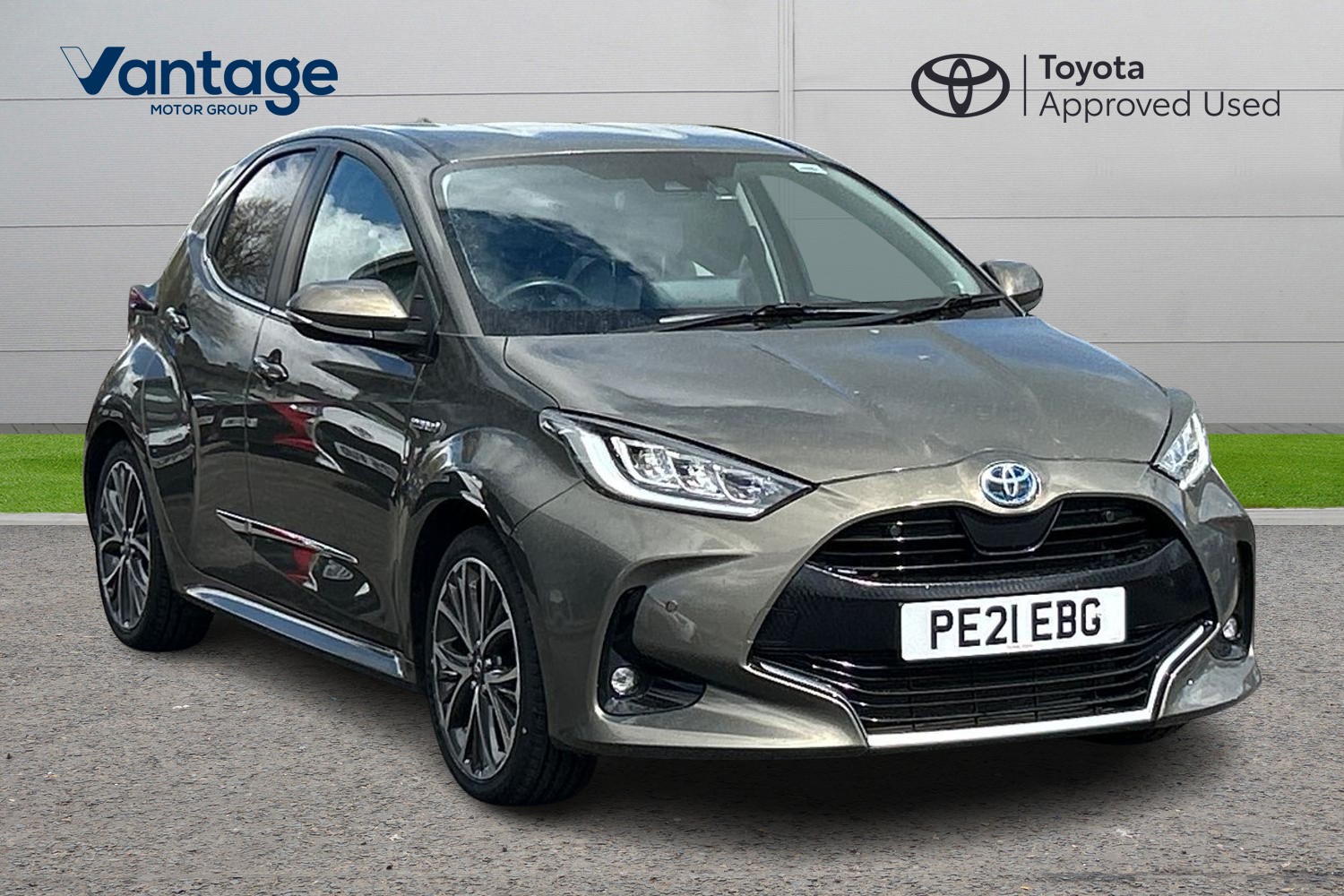 Main listing image - Toyota Yaris