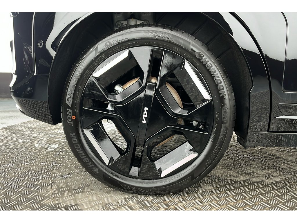 Main listing image - Kia EV3