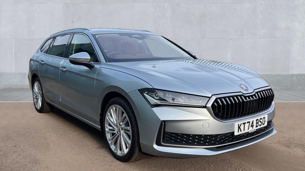 Main listing image - Skoda Superb