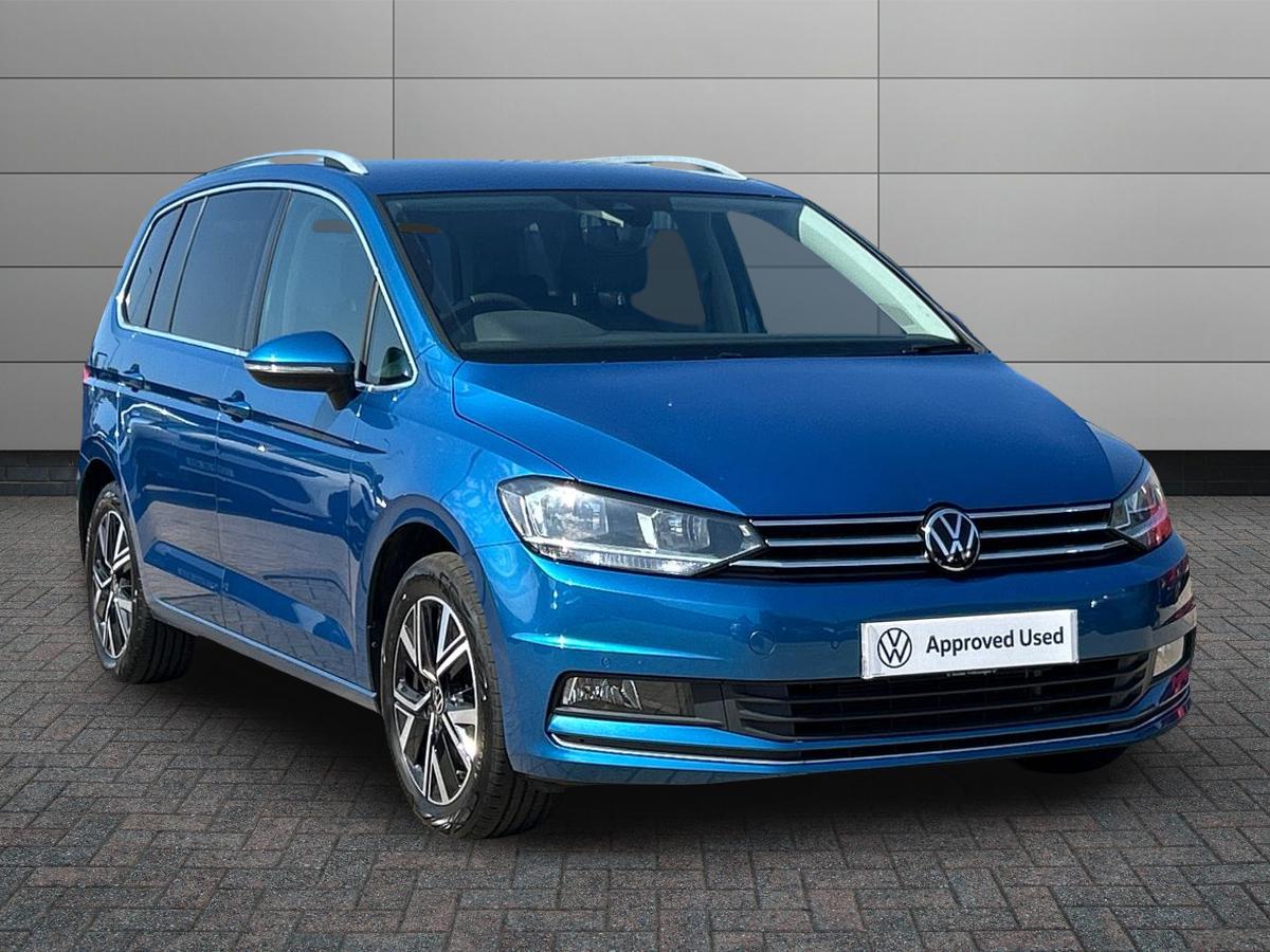 Main listing image - Volkswagen Touran