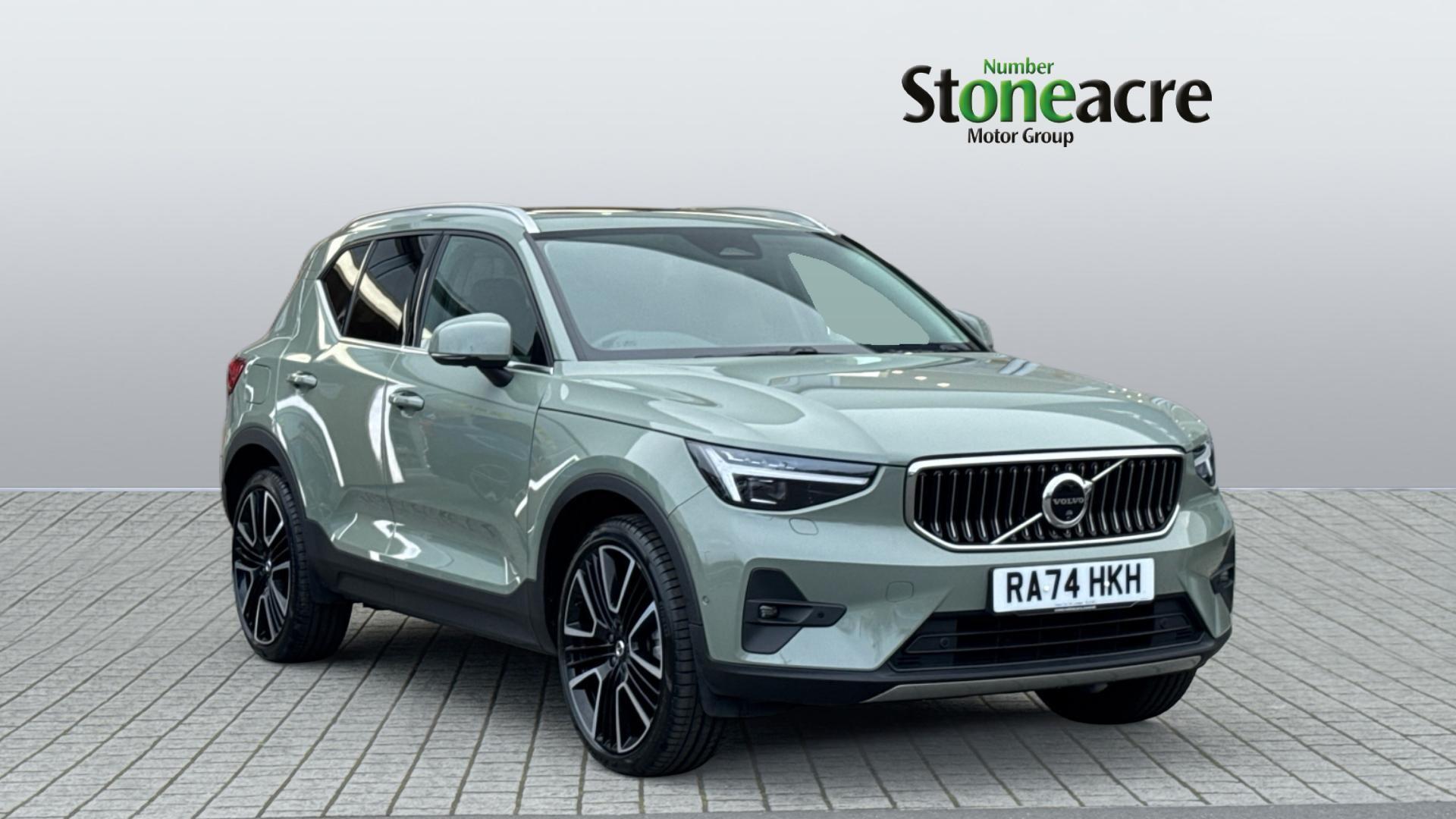 Main listing image - Volvo XC40