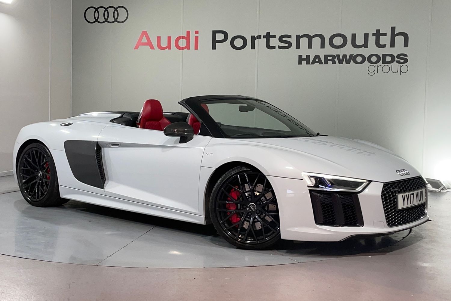 Main listing image - Audi R8 Spyder