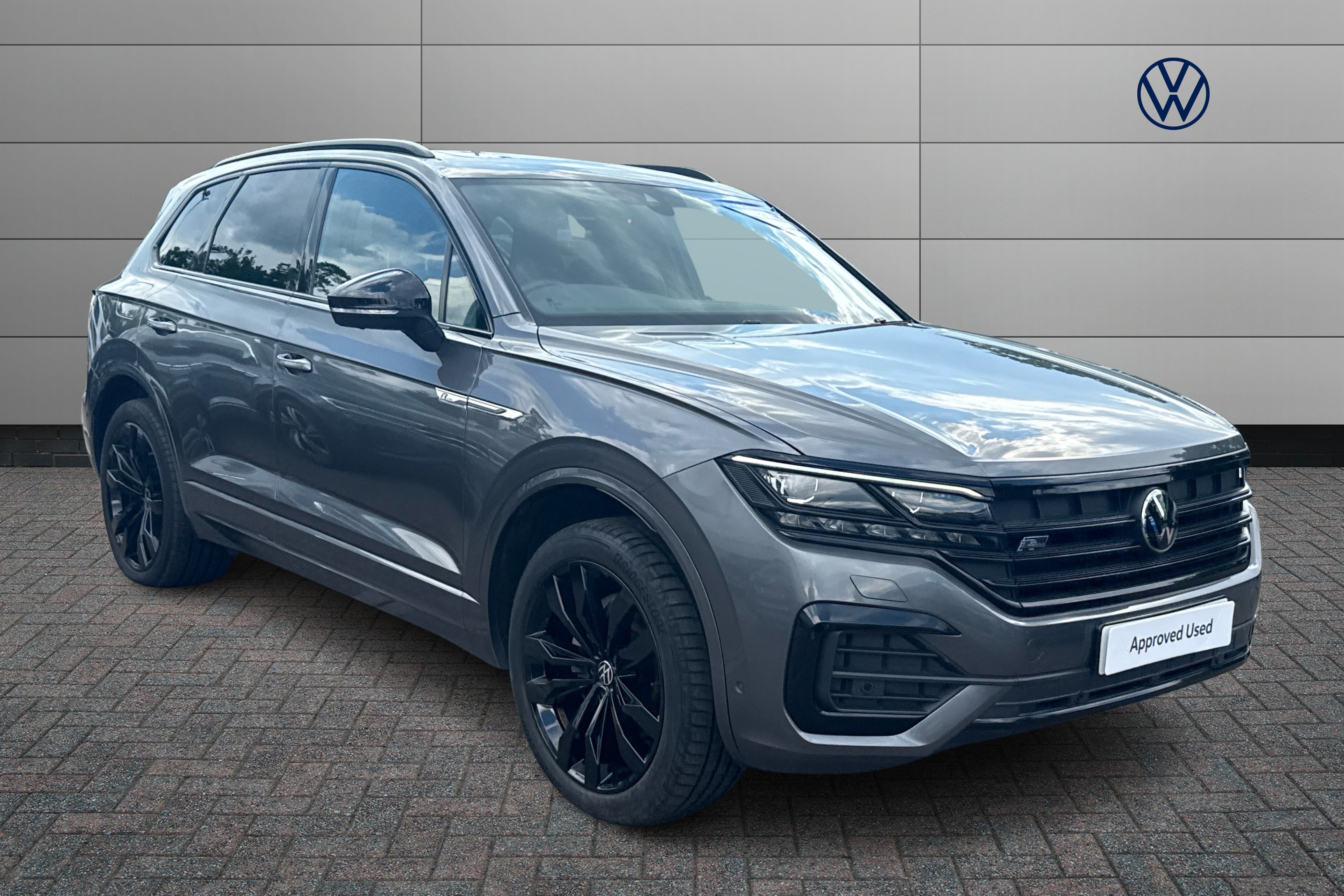 Main listing image - Volkswagen Touareg