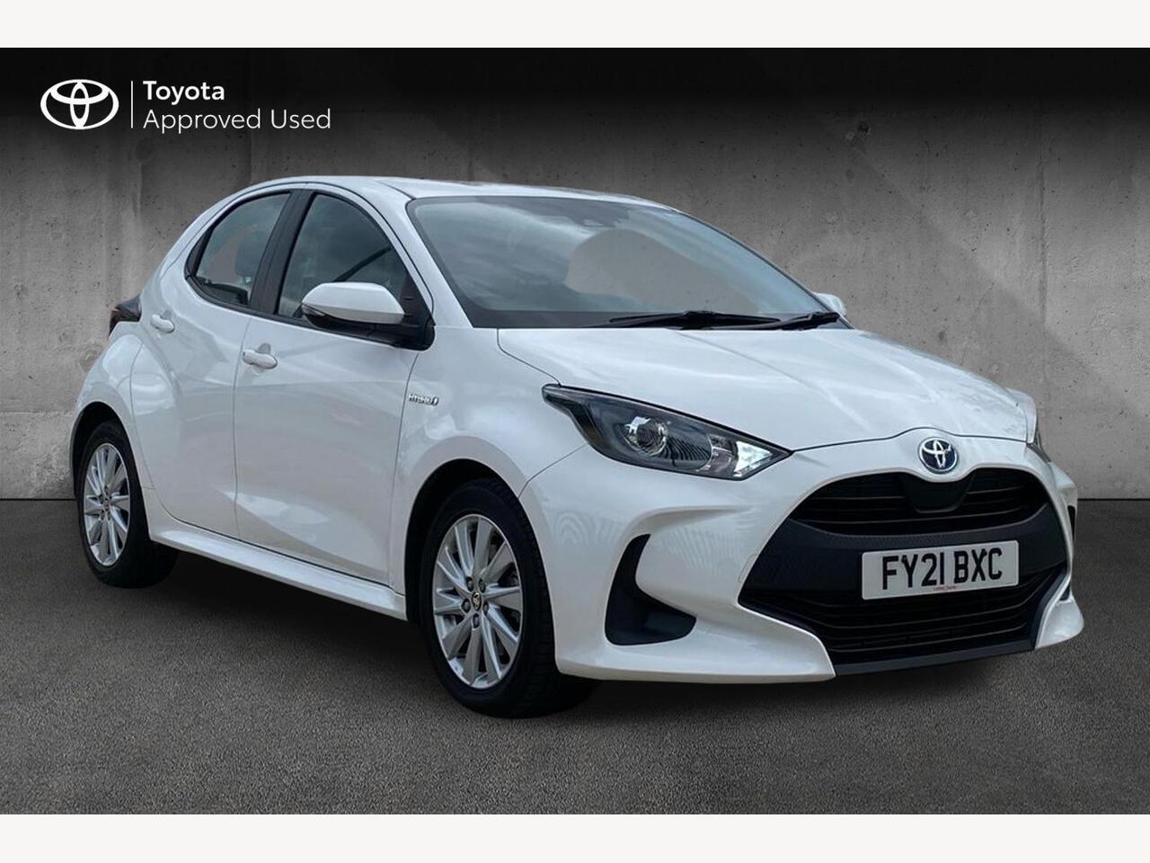 Main listing image - Toyota Yaris