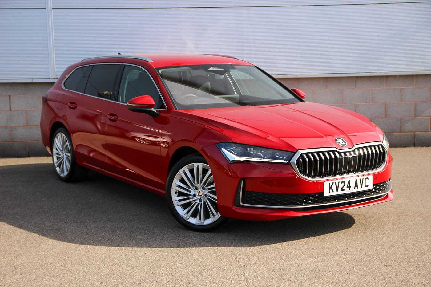 Main listing image - Skoda Superb Estate