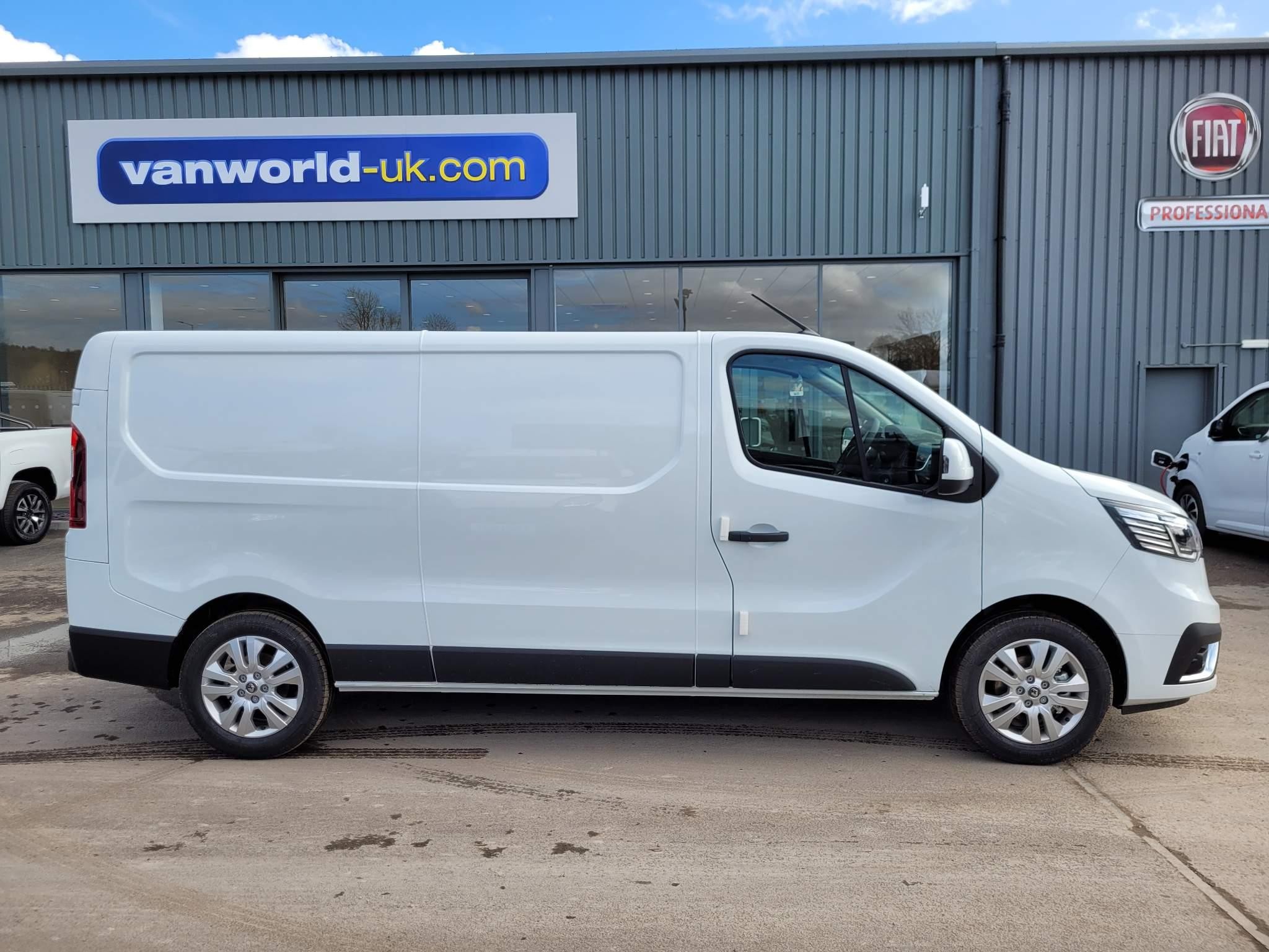 Main listing image - Renault Trafic